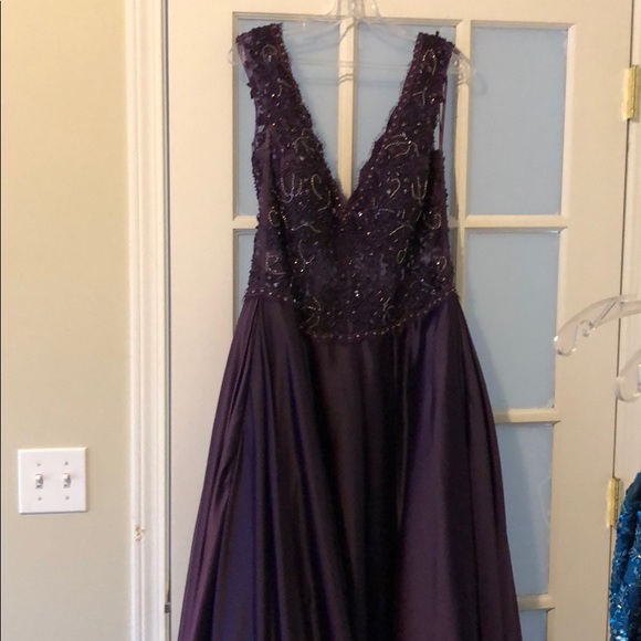 Formal/Prom dress - Picture 2 of 6